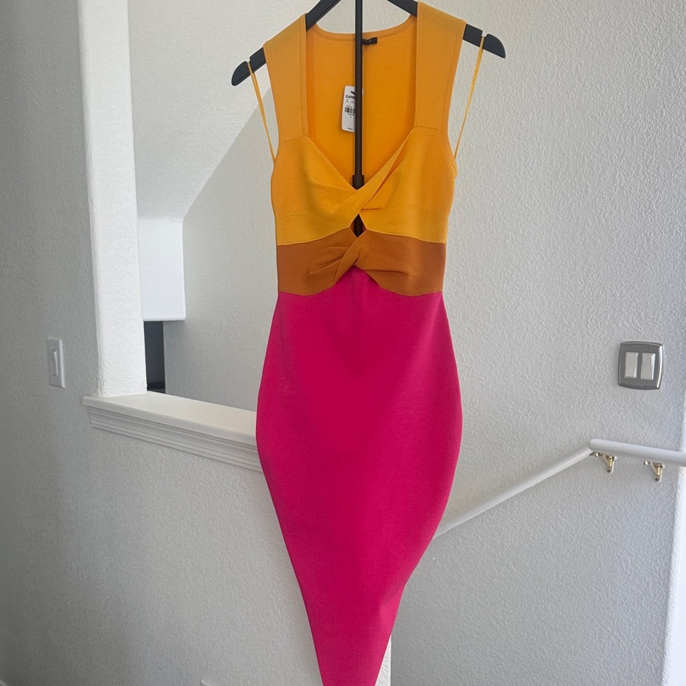 Express Colorblock Midi Dress in Mustard, Rust & Fuchsia - Picture 3 of 6